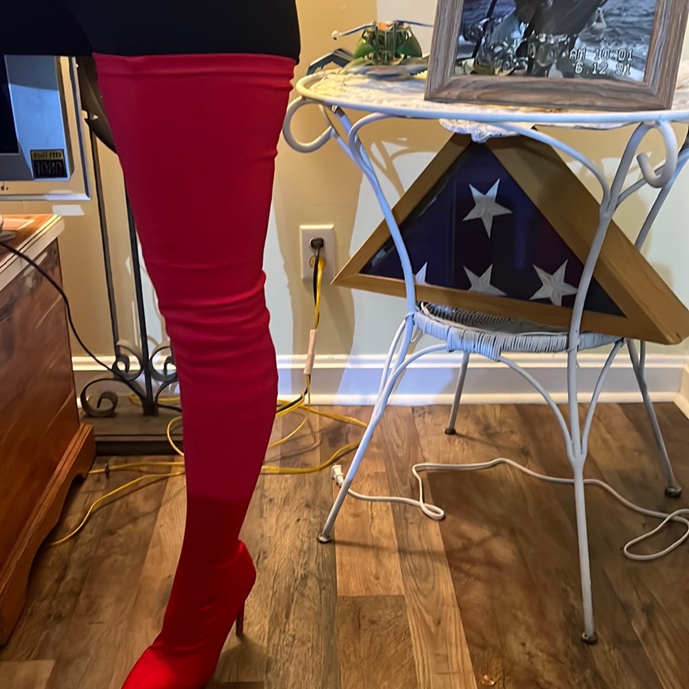 Re spandex boots , very sexy and strong elasticity